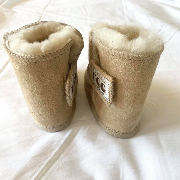 NWOT Classic UGG Australia Baby Uggs real genuine sheepskin winter fleece boots♡ - Picture 8 of 10